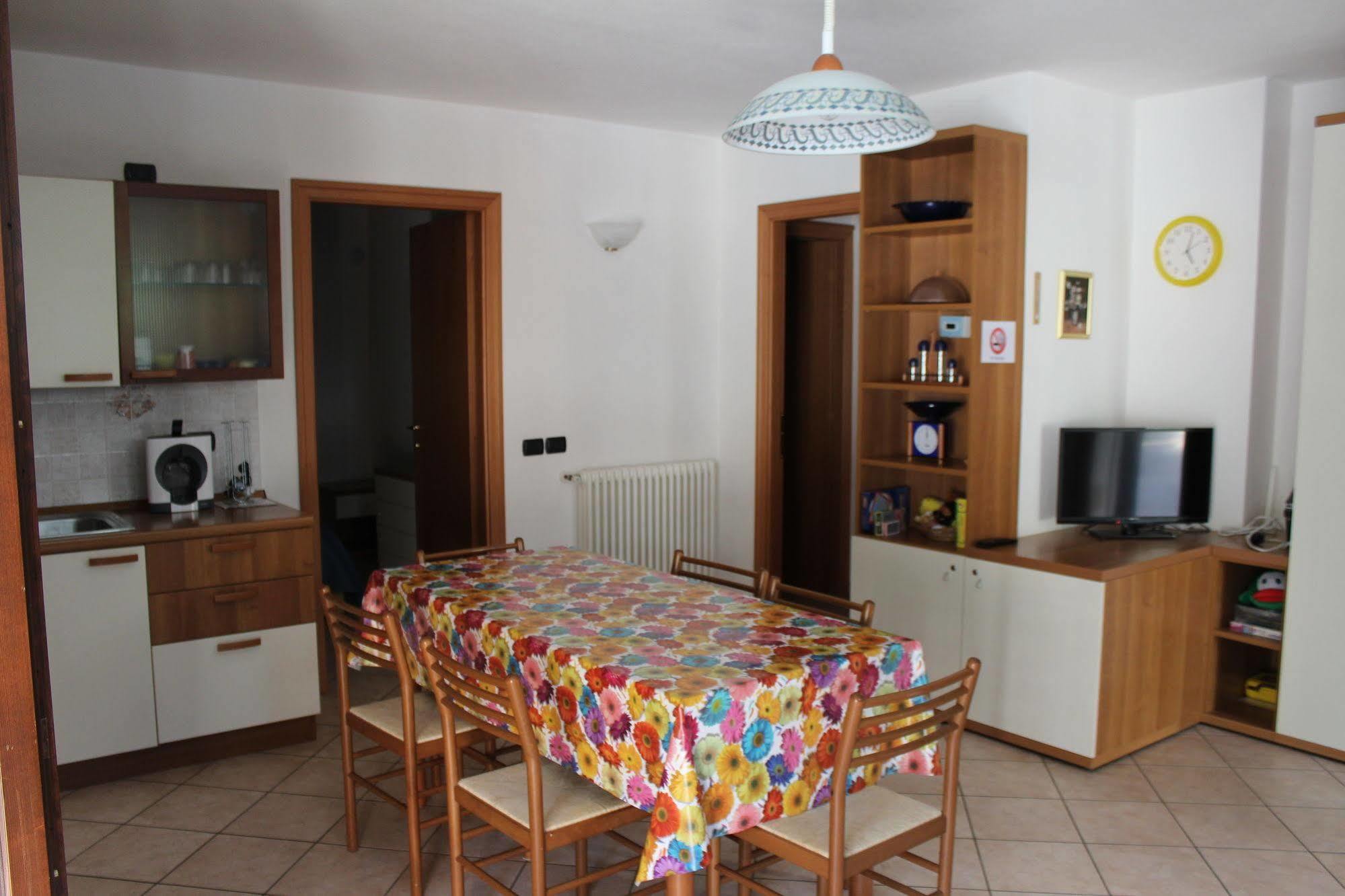 Lanterna Apartments Киеза ин Валмаленко Екстериор снимка
